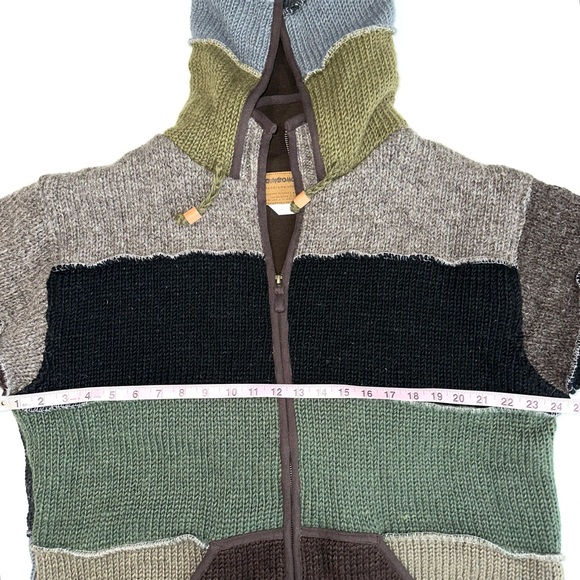 SOLD 💕Laundromat/Lost Horizons Patchwork Sweater Jacket - Picture 14 of 16